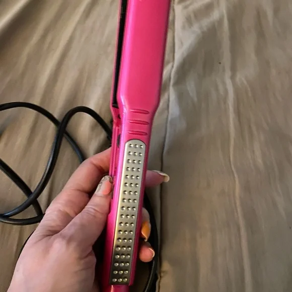 COPY - Conair Infinity Pro straightener, used only a few times, good shape - Picture 2 of 3